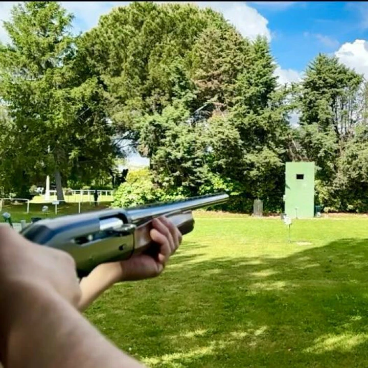 Entrenamiento de tiro al plato en Madrid en entorno seguro y oficial como el Campo de Tiro Cantoblanco